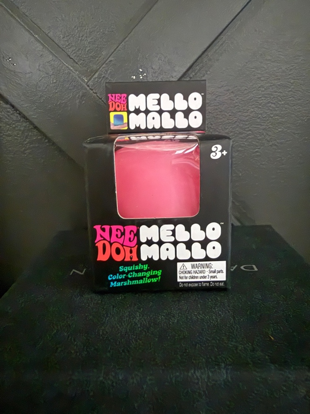 NeeDoh Mello Malbo Squishy Color-Changing Marshmallow - Pink